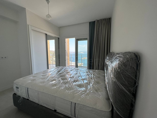 Fertige Residenz mit Panoramablick auf das Meer.