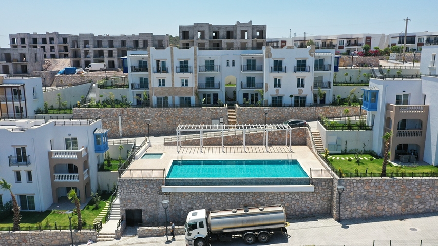 Fertige Residenz mit Panoramablick auf das Meer.