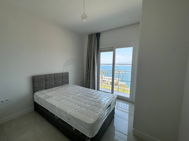 Fertige Residenz mit Panoramablick auf das Meer.