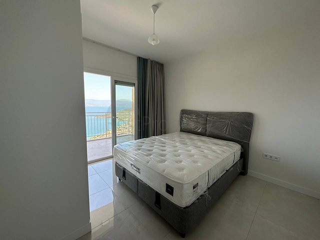 Fertige Residenz mit Panoramablick auf das Meer.