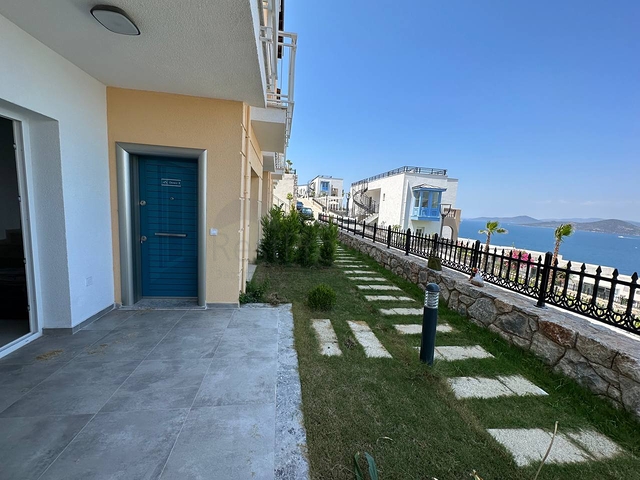 Fertige Residenz mit Panoramablick auf das Meer.