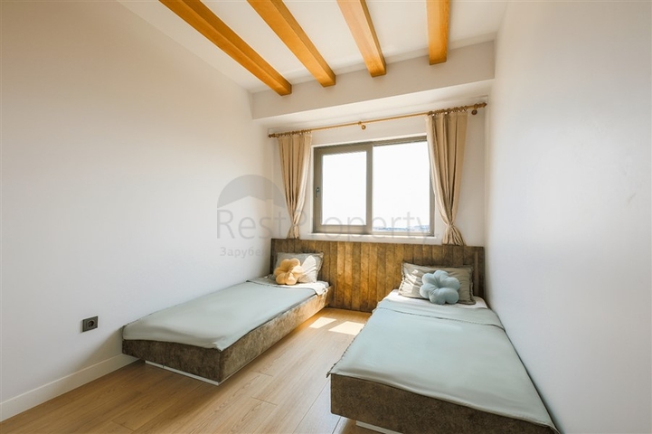 Der Komplex befindet sich in der Endphase des Baus, 150 Meter vom Meer entfernt