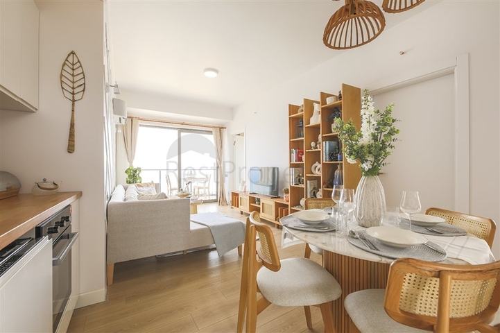 Der Komplex befindet sich in der Endphase des Baus, 150 Meter vom Meer entfernt