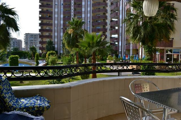 Möblierte Wohnung in einem schönen Komplex in Mahmutlar zu vermieten