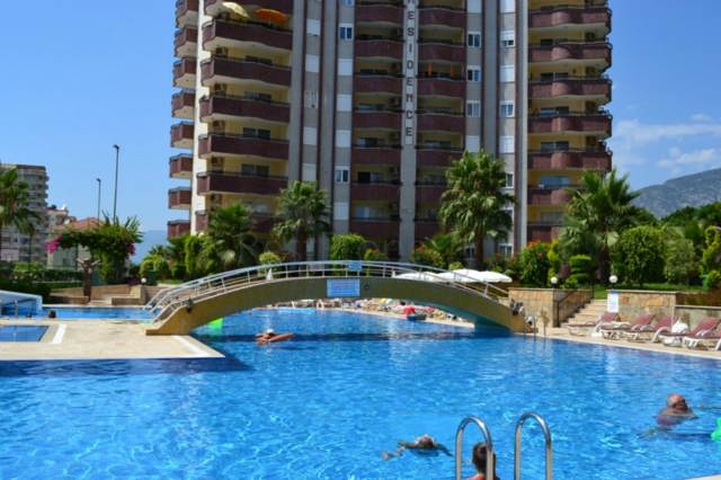 Möblierte Wohnung in einem schönen Komplex in Mahmutlar zu vermieten