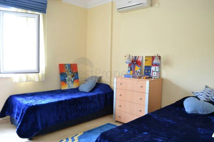 Möblierte Wohnung in einem schönen Komplex in Mahmutlar zu vermieten