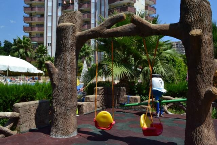 Möblierte Wohnung in einem schönen Komplex in Mahmutlar zu vermieten