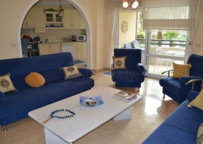 Möblierte Wohnung in einem schönen Komplex in Mahmutlar zu vermieten