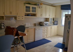 Möblierte Wohnung in einem schönen Komplex in Mahmutlar zu vermieten