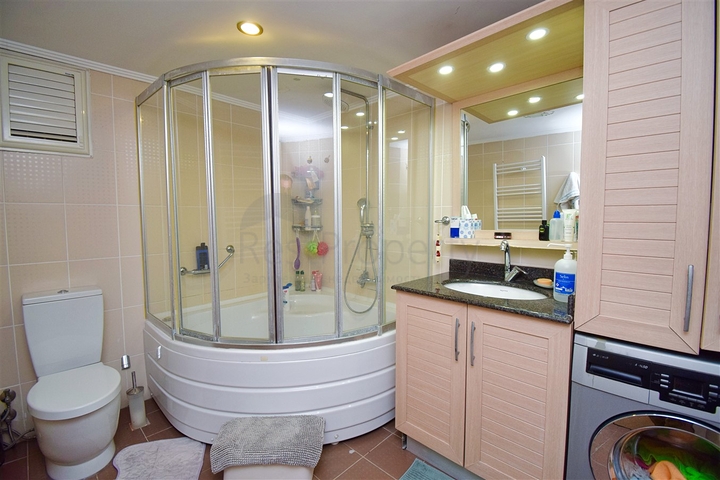 Wohnung mit 5+1 Doppelhaushälfte in Meidankavagy - Antalya 