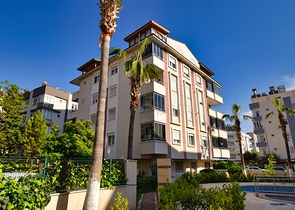 Wohnung mit 5+1 Doppelhaushälfte in Meidankavagy - Antalya 