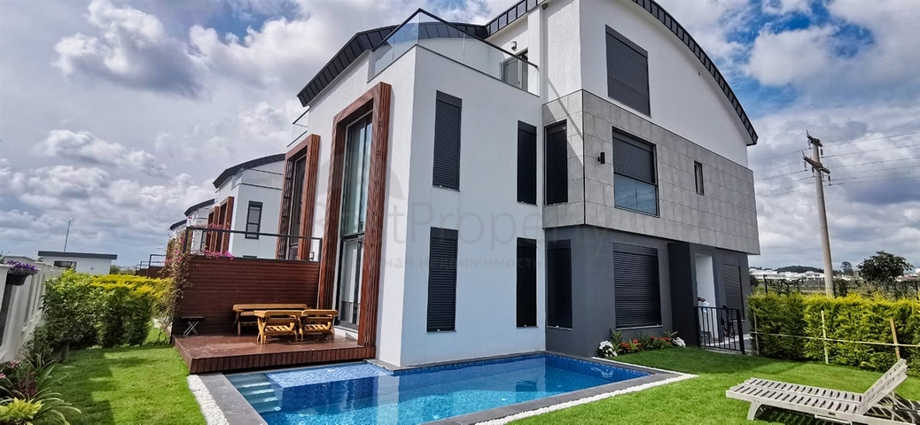 Villa mit 5+1 Grundriss in Side Antalya 