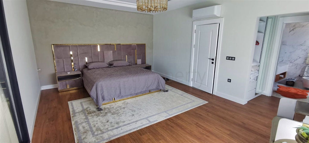 Villa mit 5+1 Grundriss in Side Antalya 