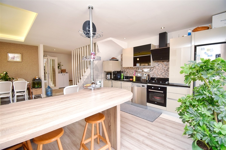 3+1 Wohnung in der Wohngegend Güzeloba - Antalya  