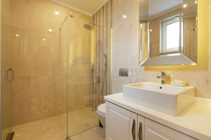 Villa mit 4+2 Grundrissen in der Region Doshemealty - Antalya 