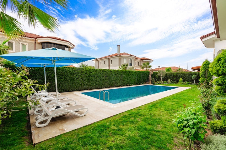 Villa mit 4+2 Grundrissen in der Region Doshemealty - Antalya 