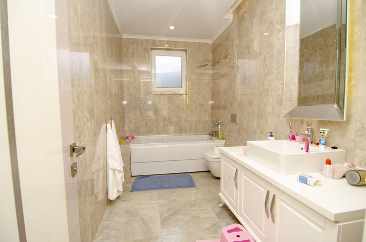 Villa mit 4+2 Grundrissen in der Region Doshemealty - Antalya 