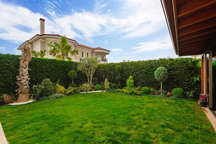 Villa mit 4+2 Grundrissen in der Region Doshemealty - Antalya 