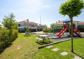 Villa mit 4+2 Grundrissen in der Region Doshemealty - Antalya 