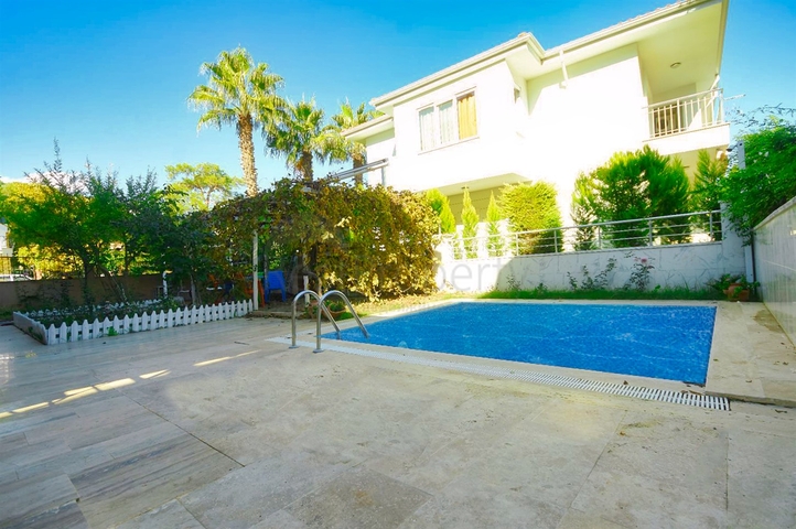 Wohnung mit 5+1 Doppelhaushälfte in Kemer - Antalya 