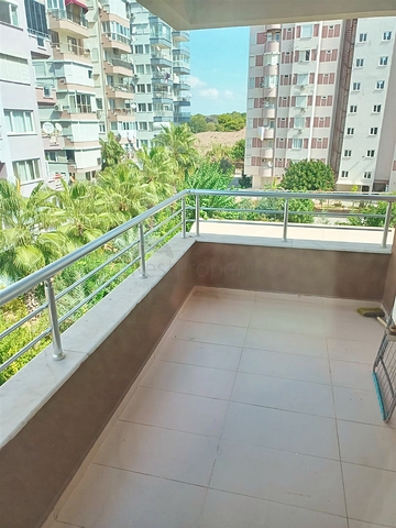 2+1 Wohnung in der Wohngegend Güzeloba - Antalya 