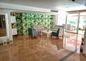 2+1 Wohnung in der Wohngegend Güzeloba - Antalya 