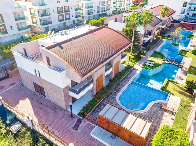 Villa mit 5+2 Grundrissen in Sarysu - Antalya