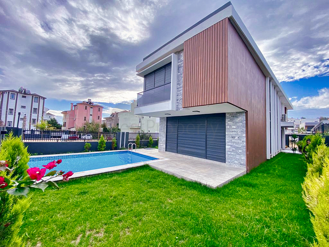 5+1-Villa im Stadtteil Ermenek - Antalya