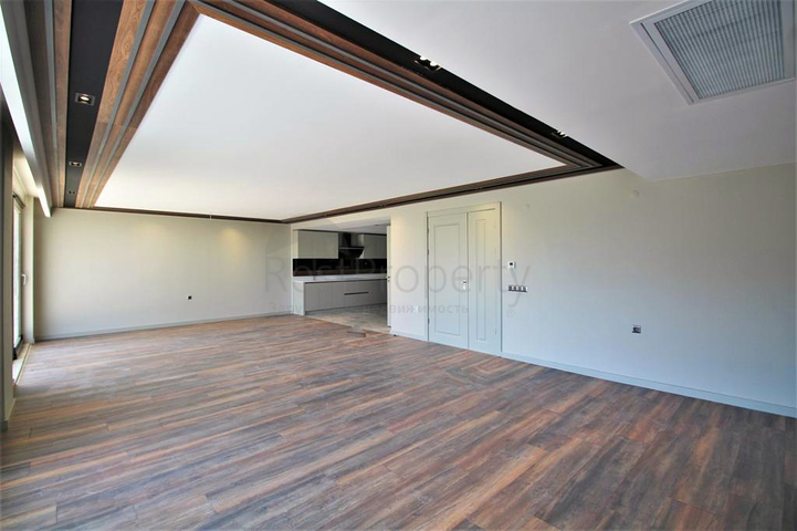 Villa mit 6+1 Grundriss in der Wohngegend Güzeloba - Antalya