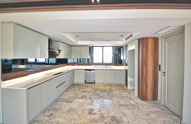 Villa mit 6+1 Grundriss in der Wohngegend Güzeloba - Antalya