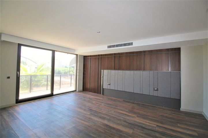 Villa mit 6+1 Grundriss in der Wohngegend Güzeloba - Antalya