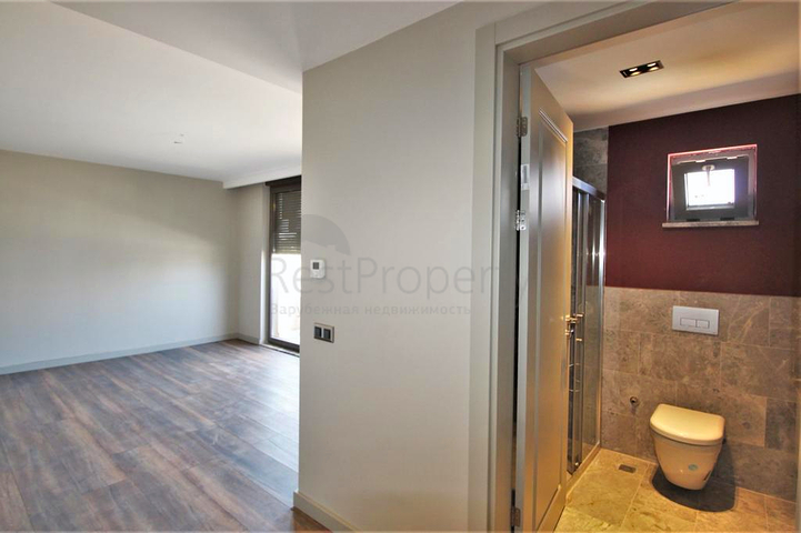 Villa mit 6+1 Grundriss in der Wohngegend Güzeloba - Antalya