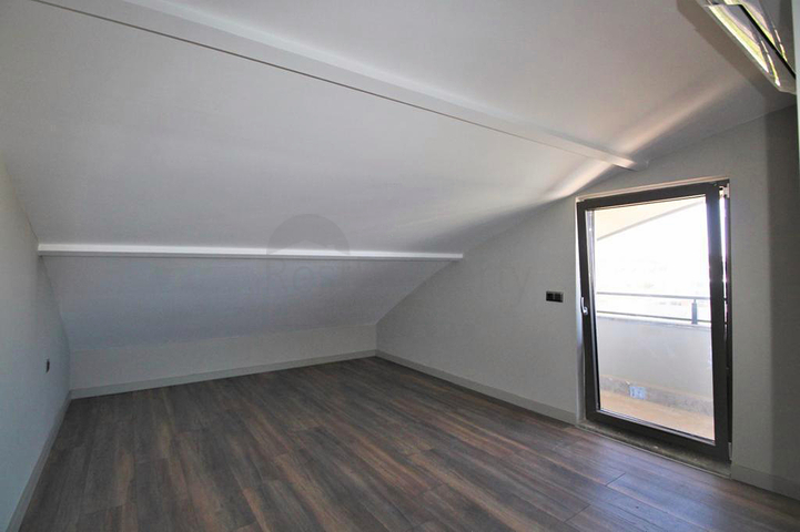 Villa mit 6+1 Grundriss in der Wohngegend Güzeloba - Antalya