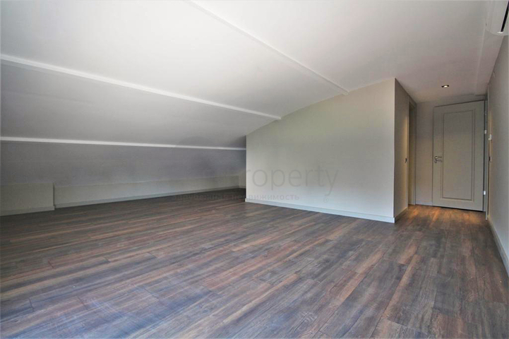 Villa mit 6+1 Grundriss in der Wohngegend Güzeloba - Antalya