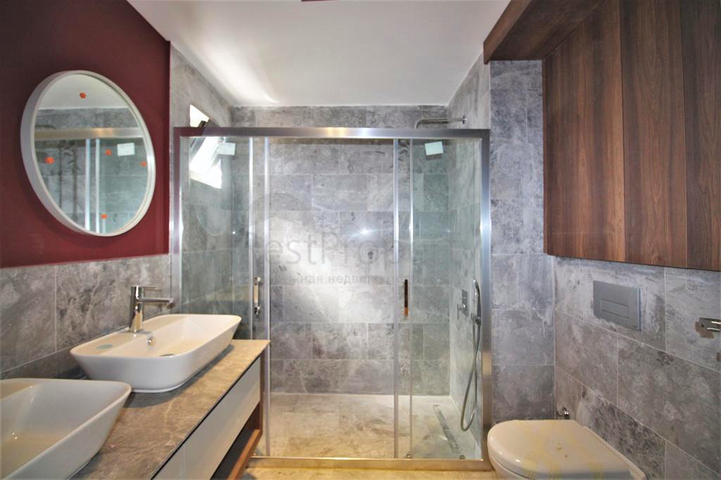 Villa mit 6+1 Grundriss in der Wohngegend Güzeloba - Antalya