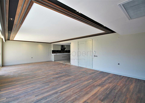 Villa mit 6+1 Grundriss in der Wohngegend Güzeloba - Antalya