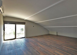 Villa mit 6+1 Grundriss in der Wohngegend Güzeloba - Antalya