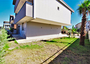 Villa mit 6+1 Grundriss in der Wohngegend Güzeloba - Antalya