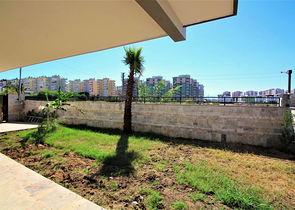 Villa mit 6+1 Grundriss in der Wohngegend Güzeloba - Antalya