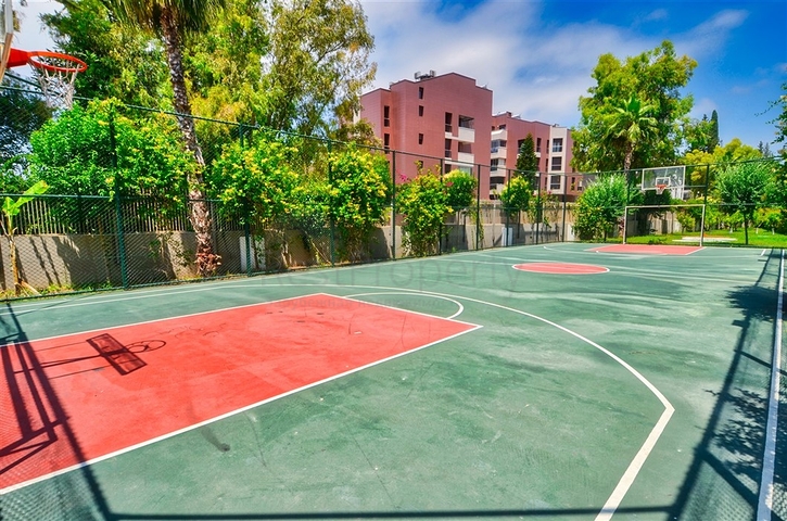 Apartment mit 3+1 Grundriss in der Wohngegend Gyursou - Antalya