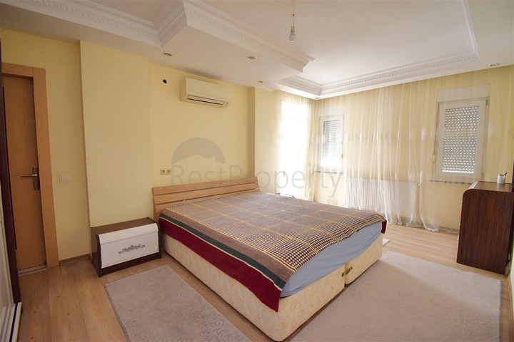 Wohnung mit 6+2 Doppelhaushälfte im Zentrum von Antalya 