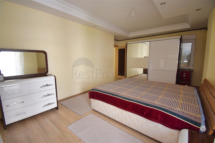 Wohnung mit 6+2 Doppelhaushälfte im Zentrum von Antalya 