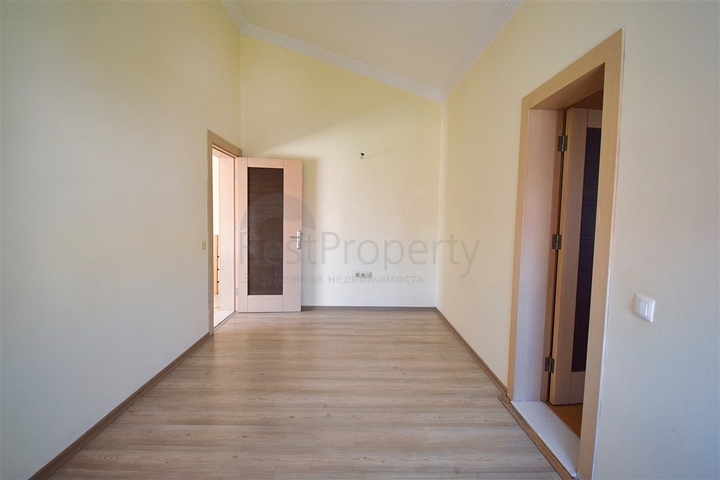 Wohnung mit 6+2 Doppelhaushälfte im Zentrum von Antalya 