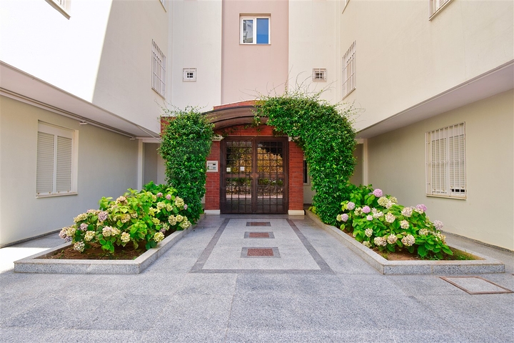 Wohnung mit 6+2 Doppelhaushälfte im Zentrum von Antalya 