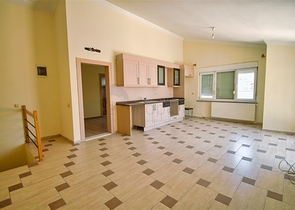 Wohnung mit 6+2 Doppelhaushälfte im Zentrum von Antalya 