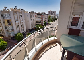 Wohnung mit 6+2 Doppelhaushälfte im Zentrum von Antalya 