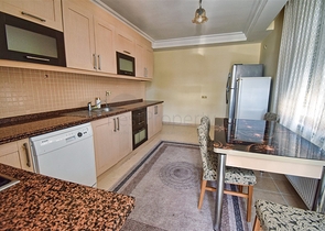 Wohnung mit 6+2 Doppelhaushälfte im Zentrum von Antalya 