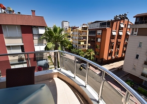 Wohnung mit 6+2 Doppelhaushälfte im Zentrum von Antalya 