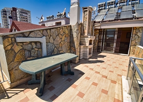 Wohnung mit 6+2 Doppelhaushälfte im Zentrum von Antalya 