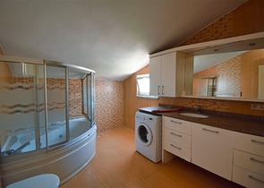 Wohnung mit 6+2 Doppelhaushälfte im Zentrum von Antalya 